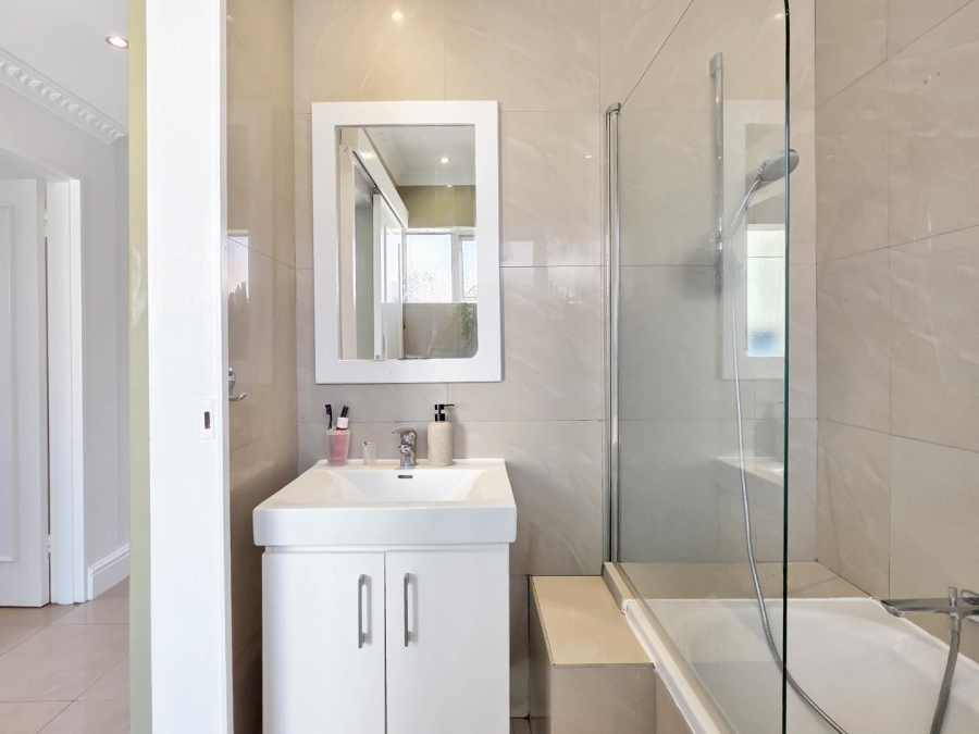 To Let 2 Bedroom Property for Rent in Sea Point Western Cape